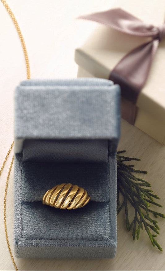 Seams Ring